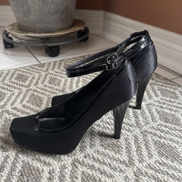 Vintage Dollhouse Women’s Satin Heels US7.5 - Picture 3 of 6